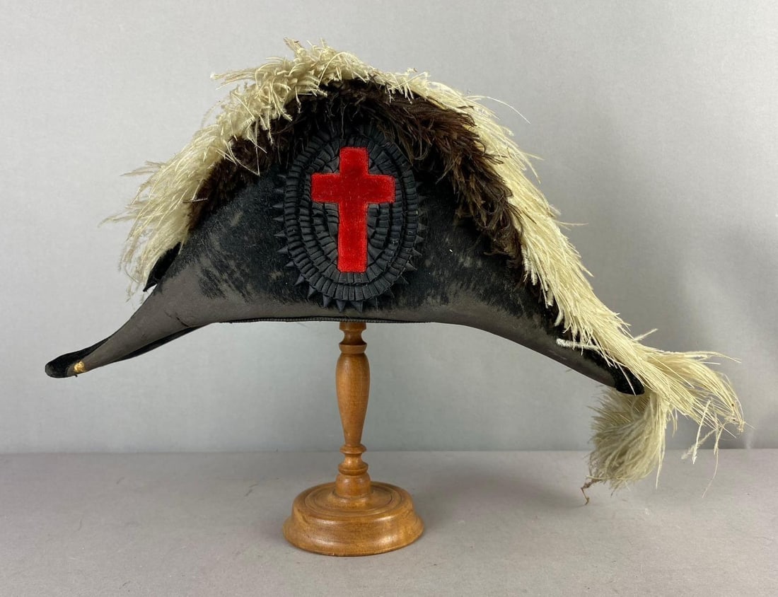 Antique Masonic Knights Templar Chapeau Bicorne Hat (1 of 3)