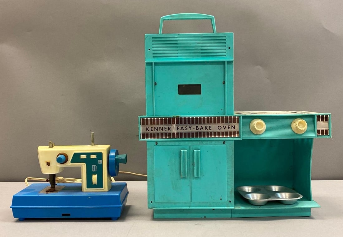 Vintage Kenner Easy Bake Oven and Kids Sewing Machine (1 of 2)