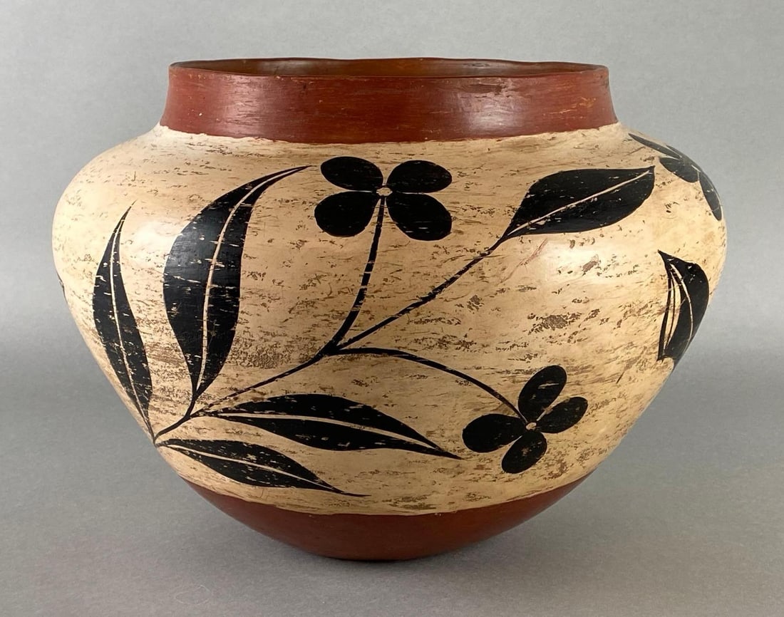 Large Native American Santa Domingo Floral Polychrome Pottery Jar (1 of 6)