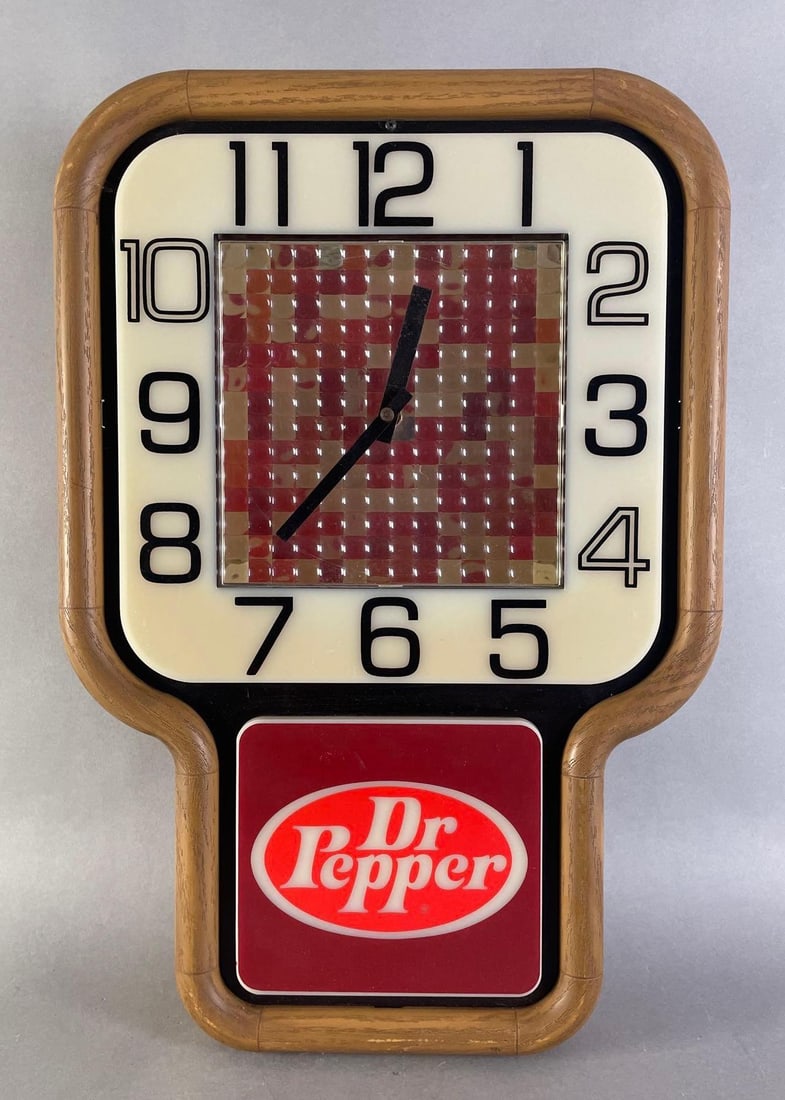 Dr Pepper Motion Light Up Advertising Clock (1 of 2)