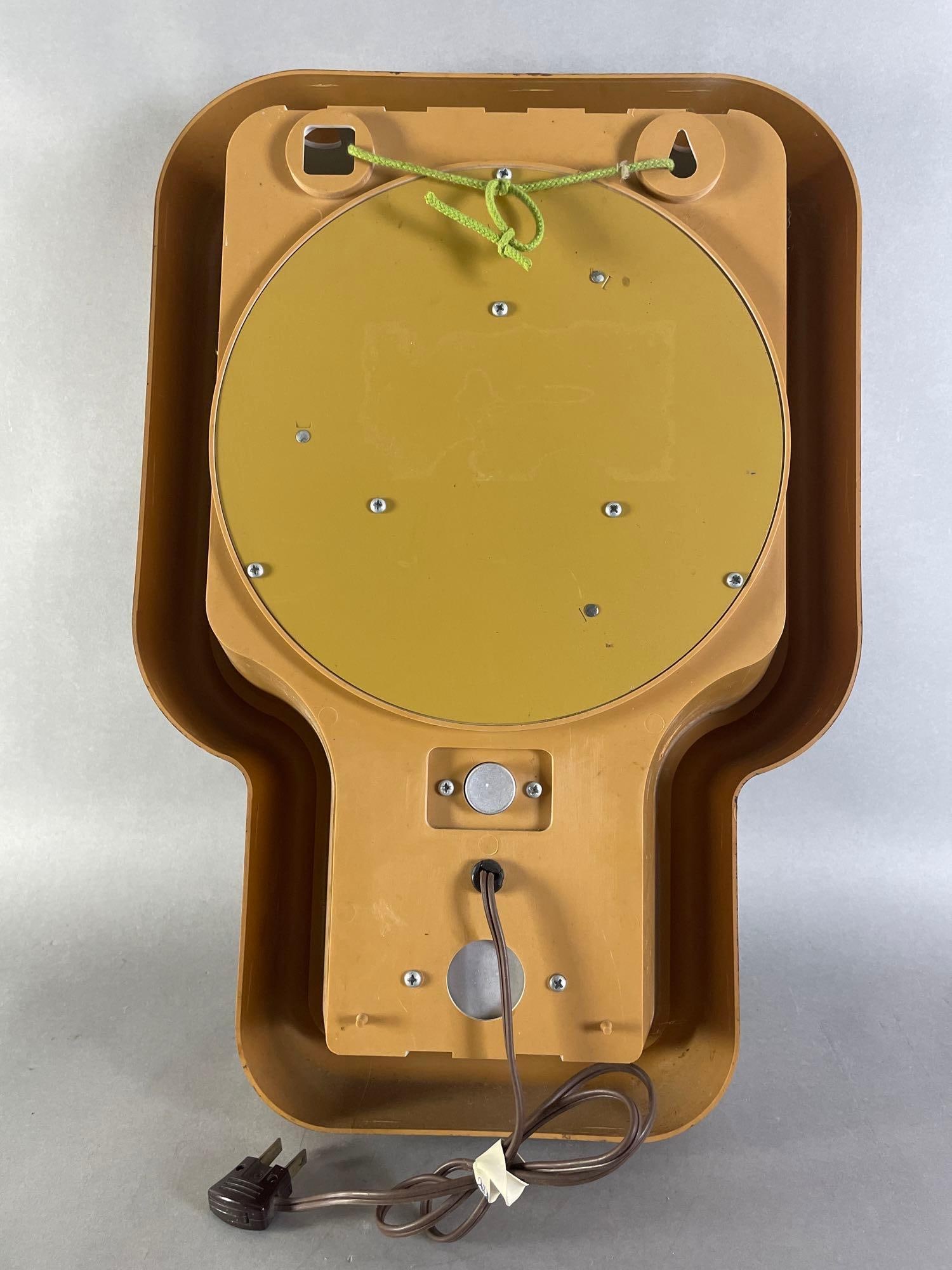 Dr Pepper Motion Light Up Advertising Clock - 2