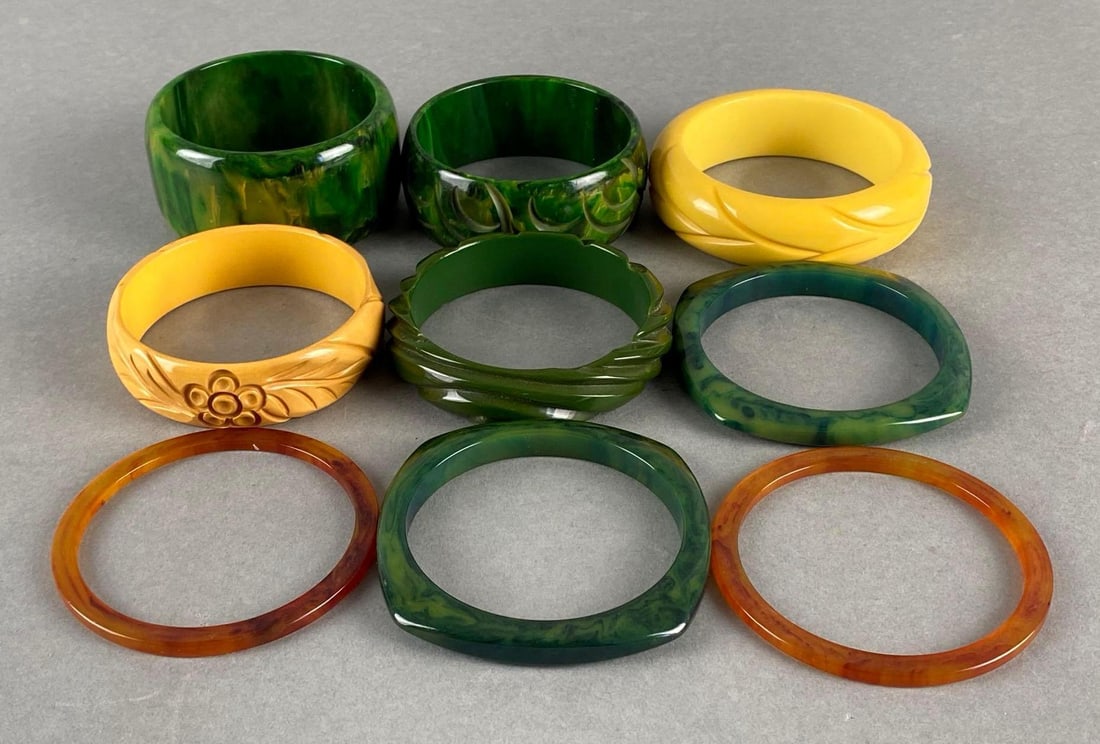 Group of 9 Bakelite and Plastic Bangle Bracelets (1 of 2)