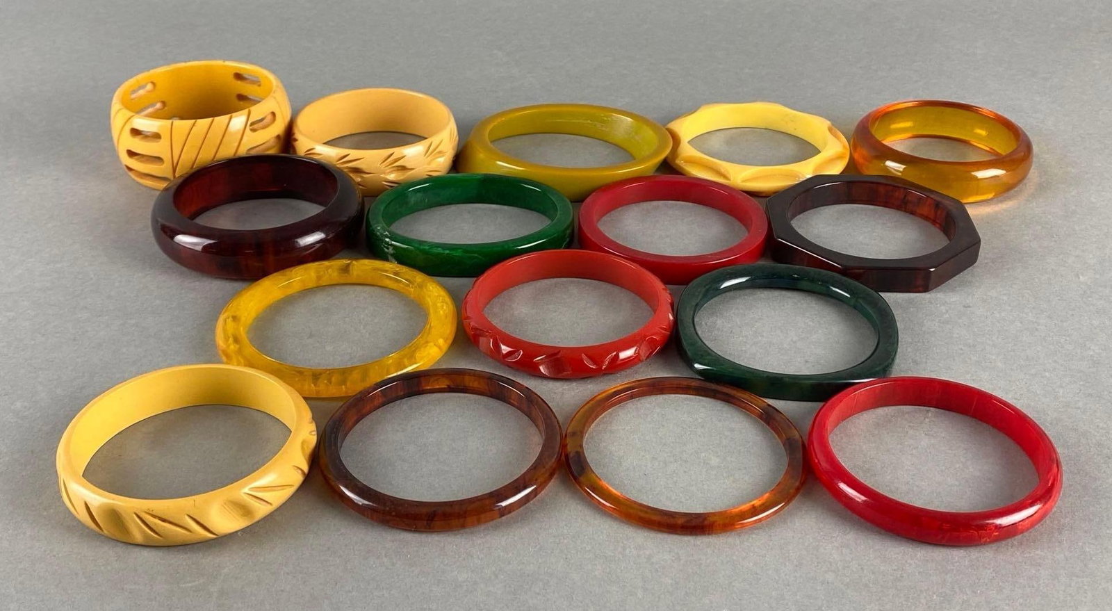 Group of 16 Bakelite and Plastic Bangle Bracelets (1 of 2)