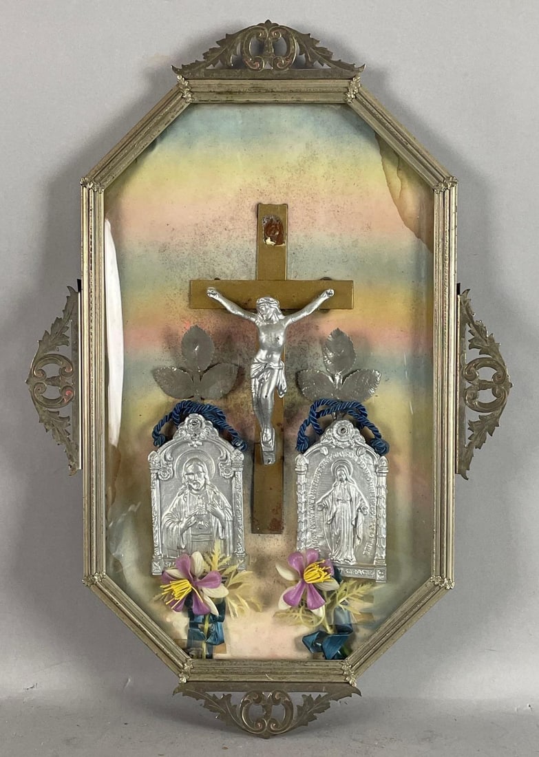 Vintage Crucifix Religious Shadow Box: Bubble glass, measures 21 1/2 inches x 15 inches