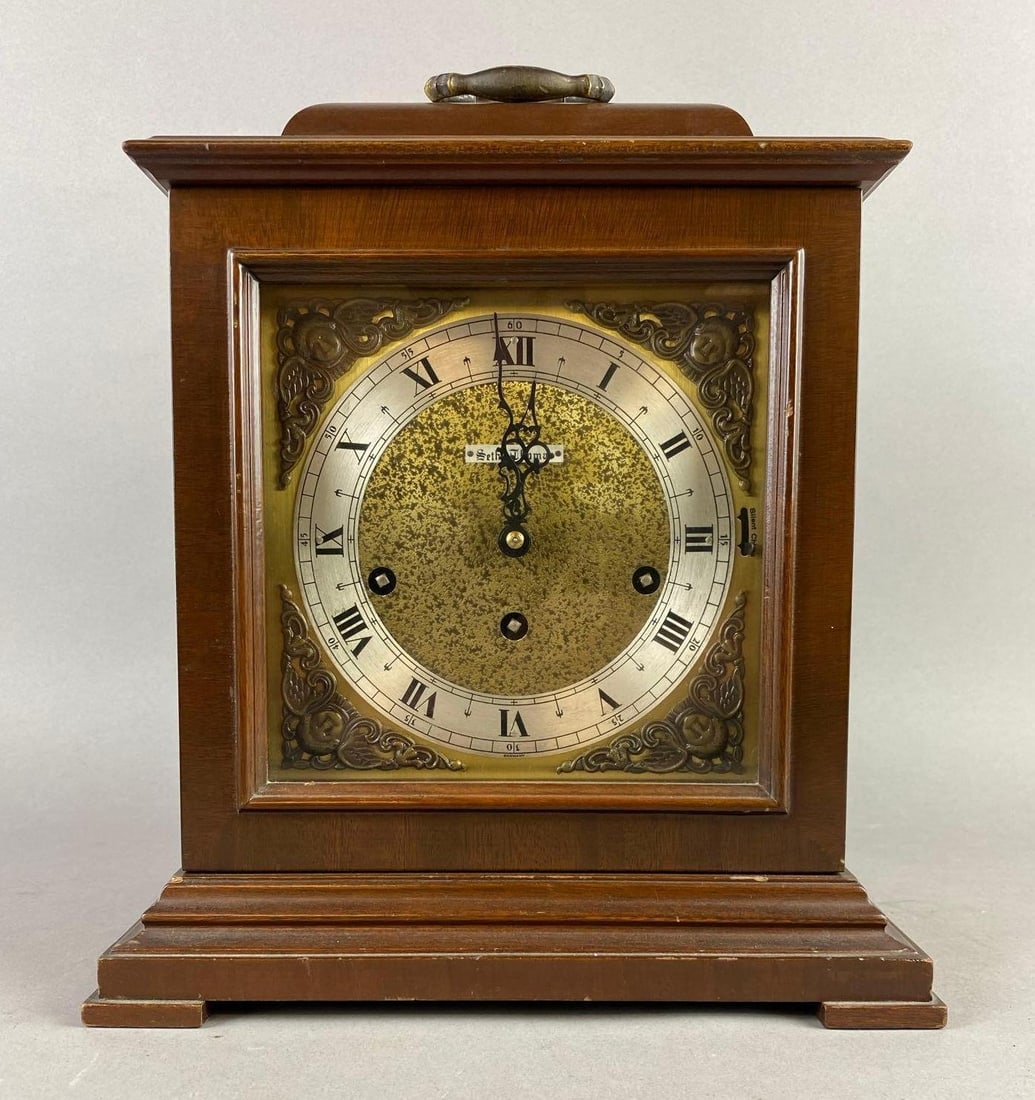 Vintage 1983 Seth Thomas Legacy Wind-Up Mantel Clock (1 of 5)