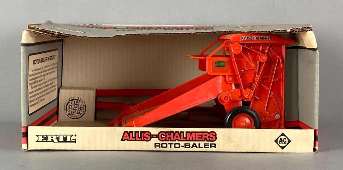 ERTL Allis-Chalmets Die-Cast Roto-Baler (1 of 3)
