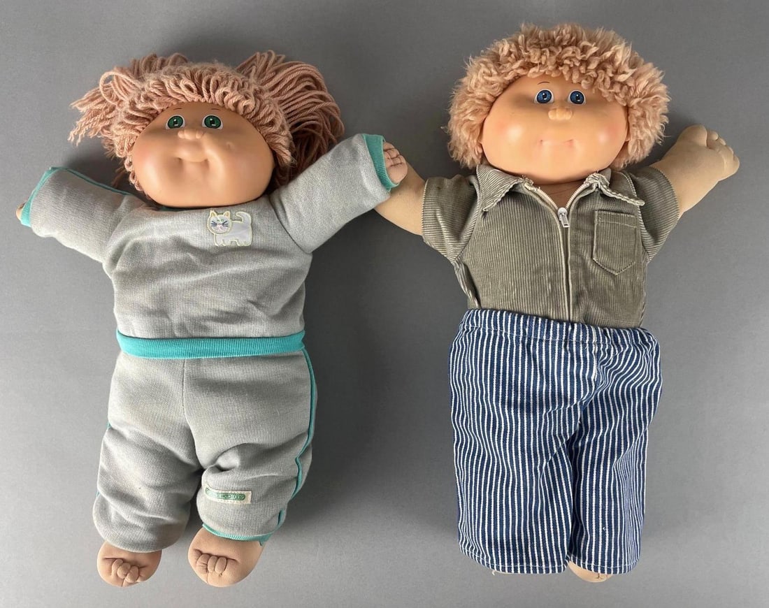 Group of 2 1982 Coleco Cabbage Patch Kid Dolls (1 of 4)