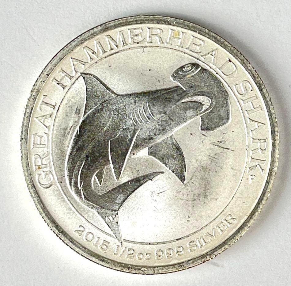 2015 Australia 50 Cents Great Hammerhead Shark 1/2 oz 999 Silver Coin (1 of 2)