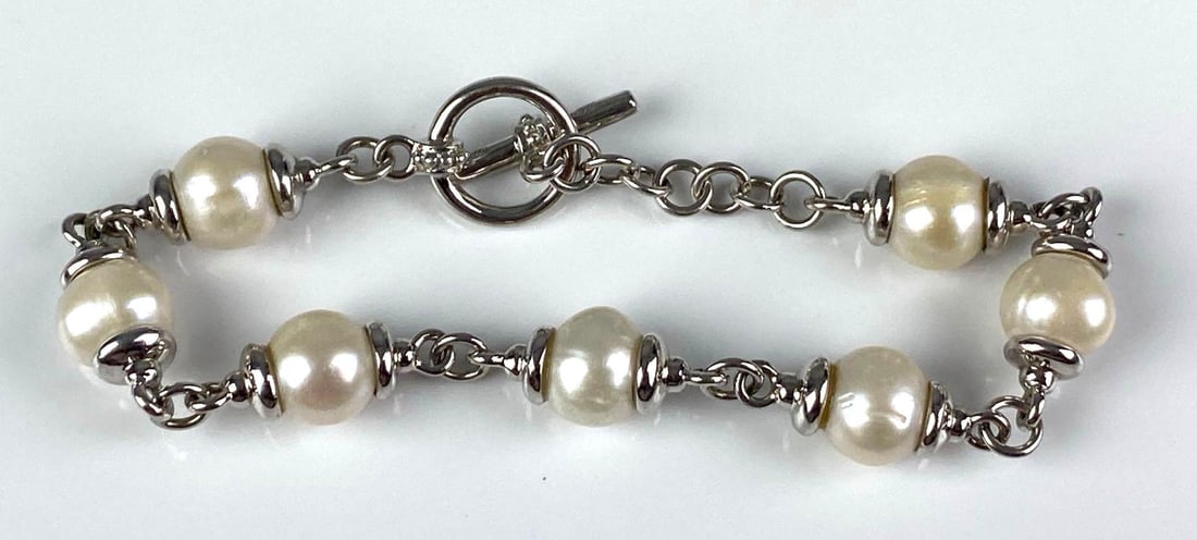 SJM Signed Sterling Silver Pearl Toggle Bracelet: Measures 8 in length