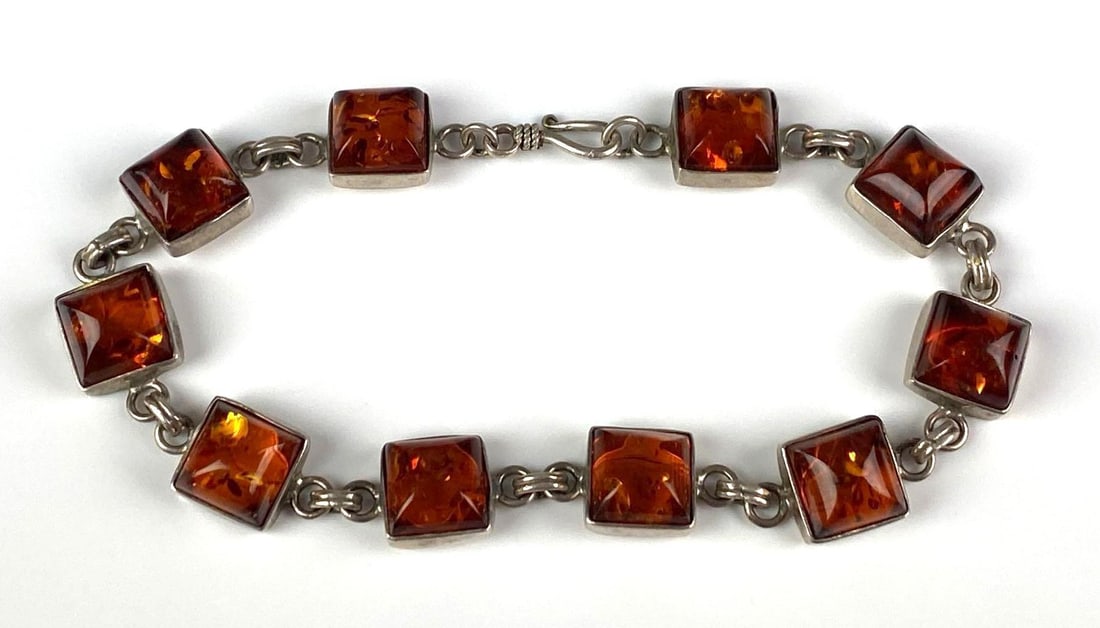 Sterling Silver Amber Link Bracelet: Measures 9 in length