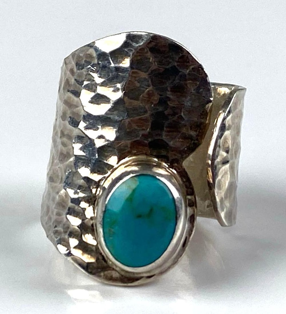 HOB Signed Mexican Sterling Silver Turquoise Hammered Bypass Ring: size 6