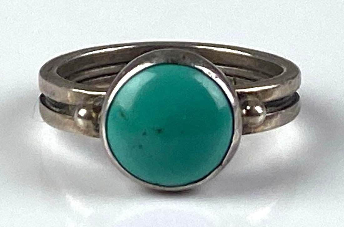 Sterling Silver Turquoise Ring: Size 8