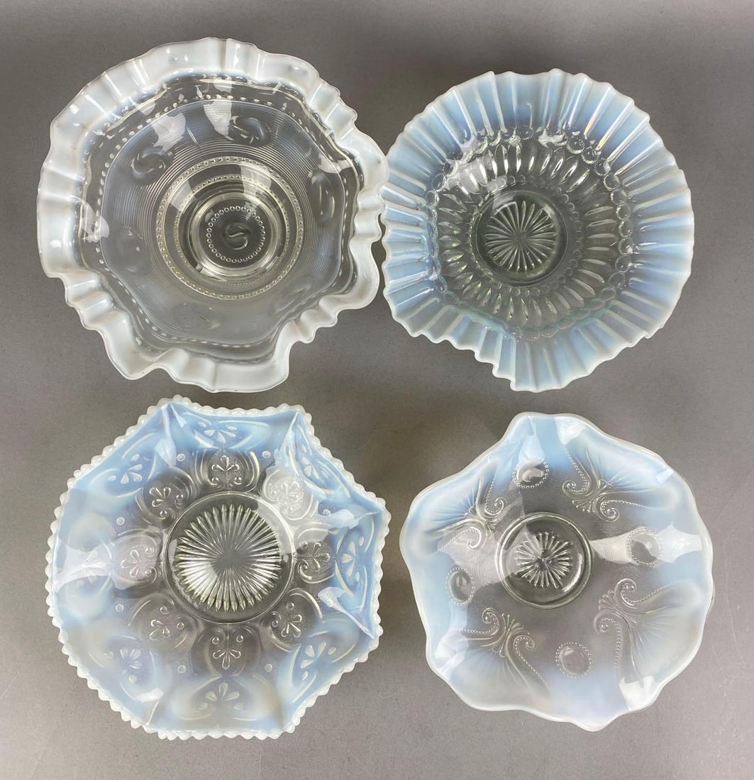 Group of 4 EAPG Opalescent Ombre Ruffled Edge Glasa Bowls (1 of 3)