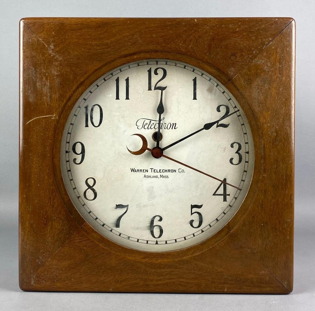 Vintage Warren Telechron Model M1 Hanging Wall Clock: Untested, needs rewired, measures 16 H x 16 W x 5 D