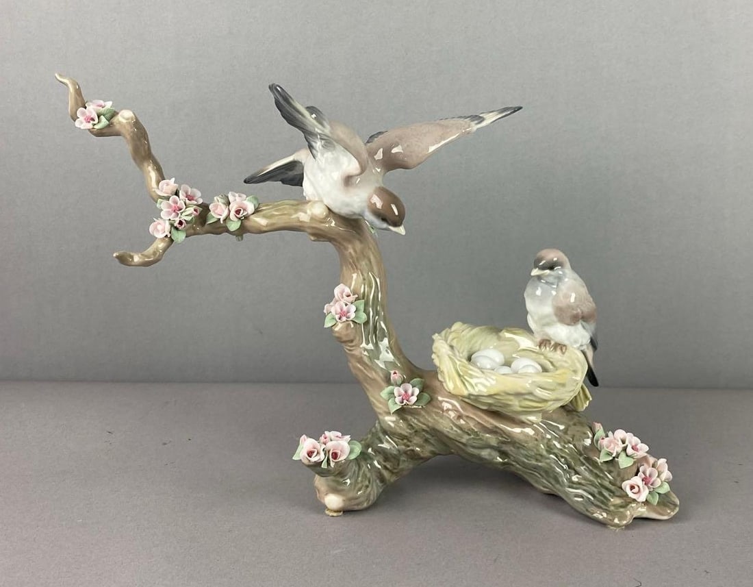 1999 Lladro Springs?s New Arrivals Porcelain Figure (1 of 4)