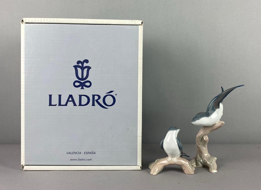 2002 Lladro Two Hearts United Porcelain Figures: Largest measures 6 tall. Like new in original packaging.