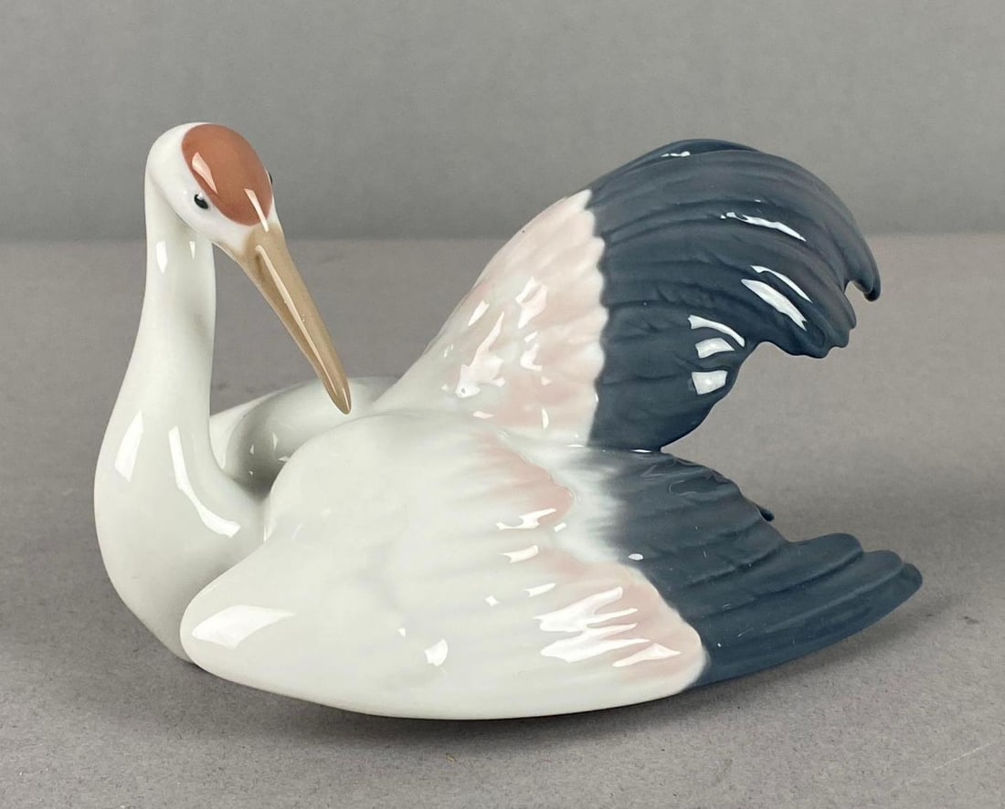 1988 Lladro Nesting Crane Porcelain Figure (1 of 3)