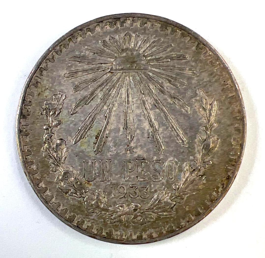 1933 Mexico Un Peso Silver Coin (1 of 2)