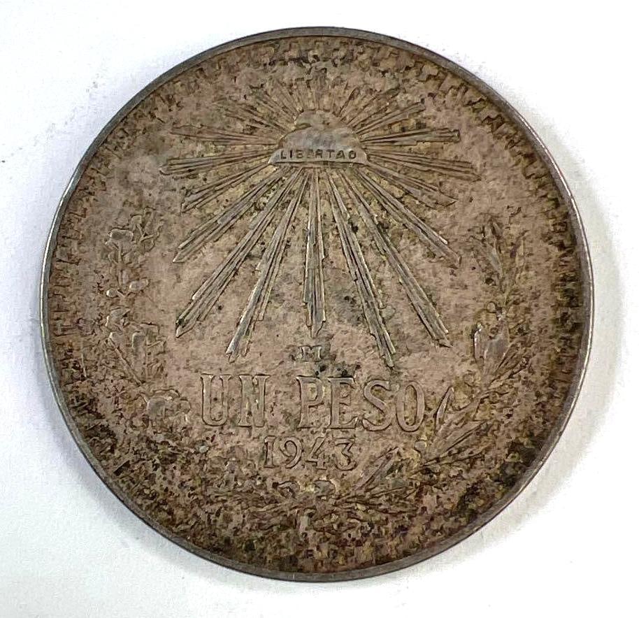 1943 Mexico Un Peso Silver Coin (1 of 2)