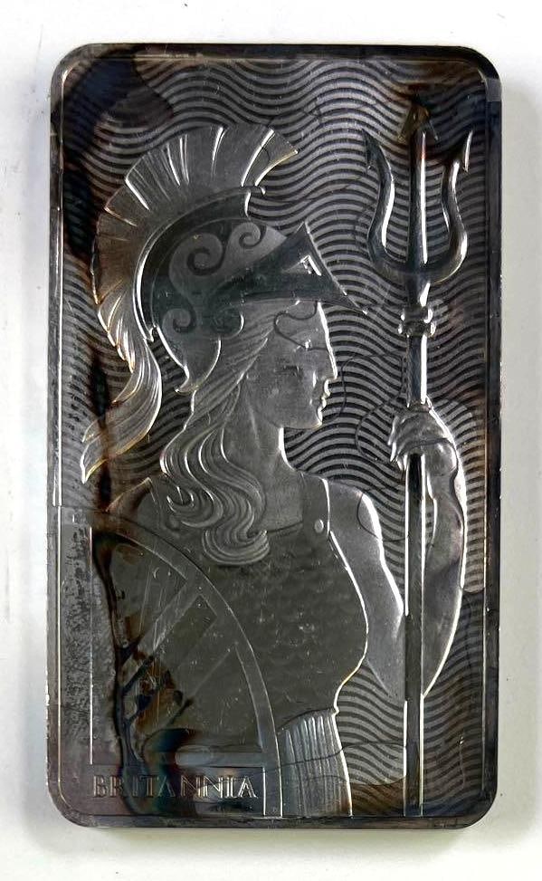 Royal Mint Britannia 10 oz .999 Fine Silver Bar (1 of 2)