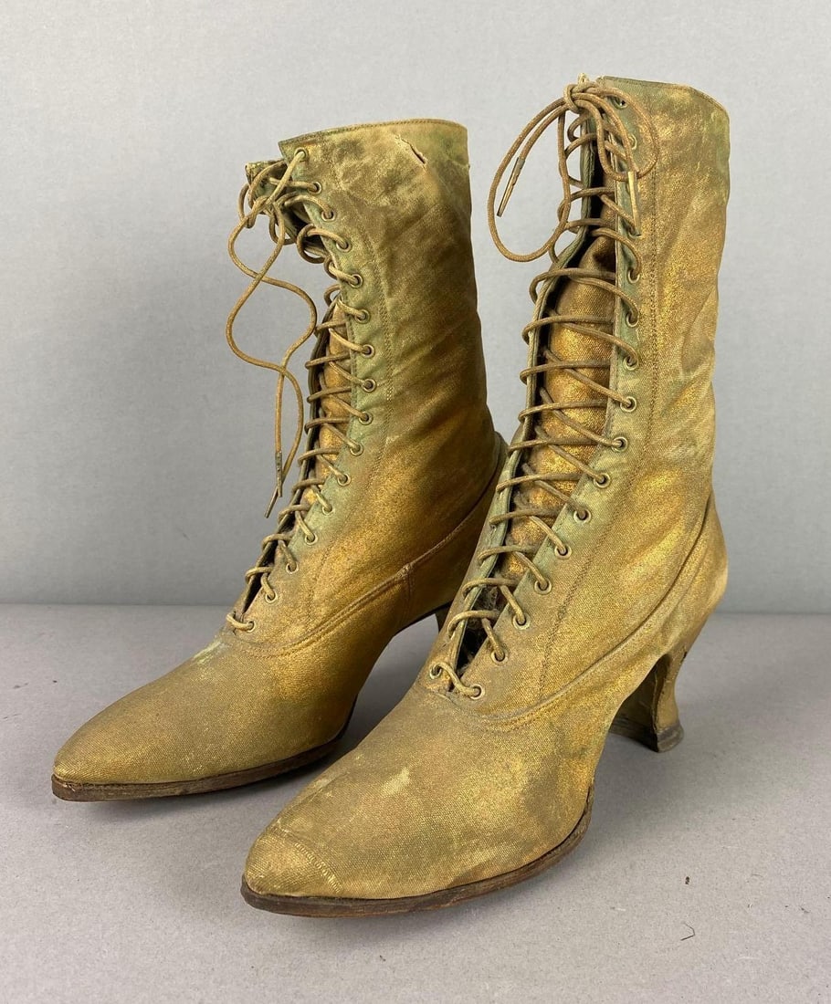 Antique 1890?s Victorian Lace-Up Boots: Measure 9 1/2 from Heel to Toe.