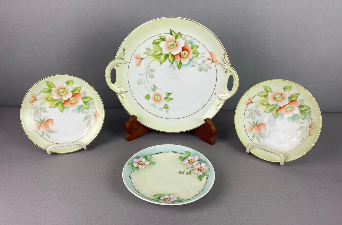 Group of 4 Antique 1940?s Bavaria Studio Porcelain Plates: Largest plates measure 9 in diameter. Stands not included.