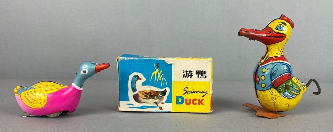 Group of 2 Vintage 1950?s Tin Litho Mechanical Duck Wind-Up Toy (1 of 5)