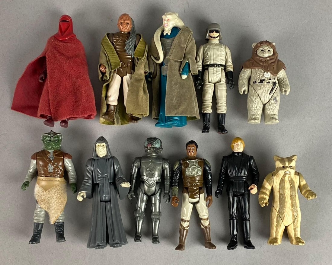 Group of Assorted Vintage 1980?s Star War: Return Of The Jedi Figures: Includes Luke Skywalker, Wookie, and more. Largest measures 5 tall.