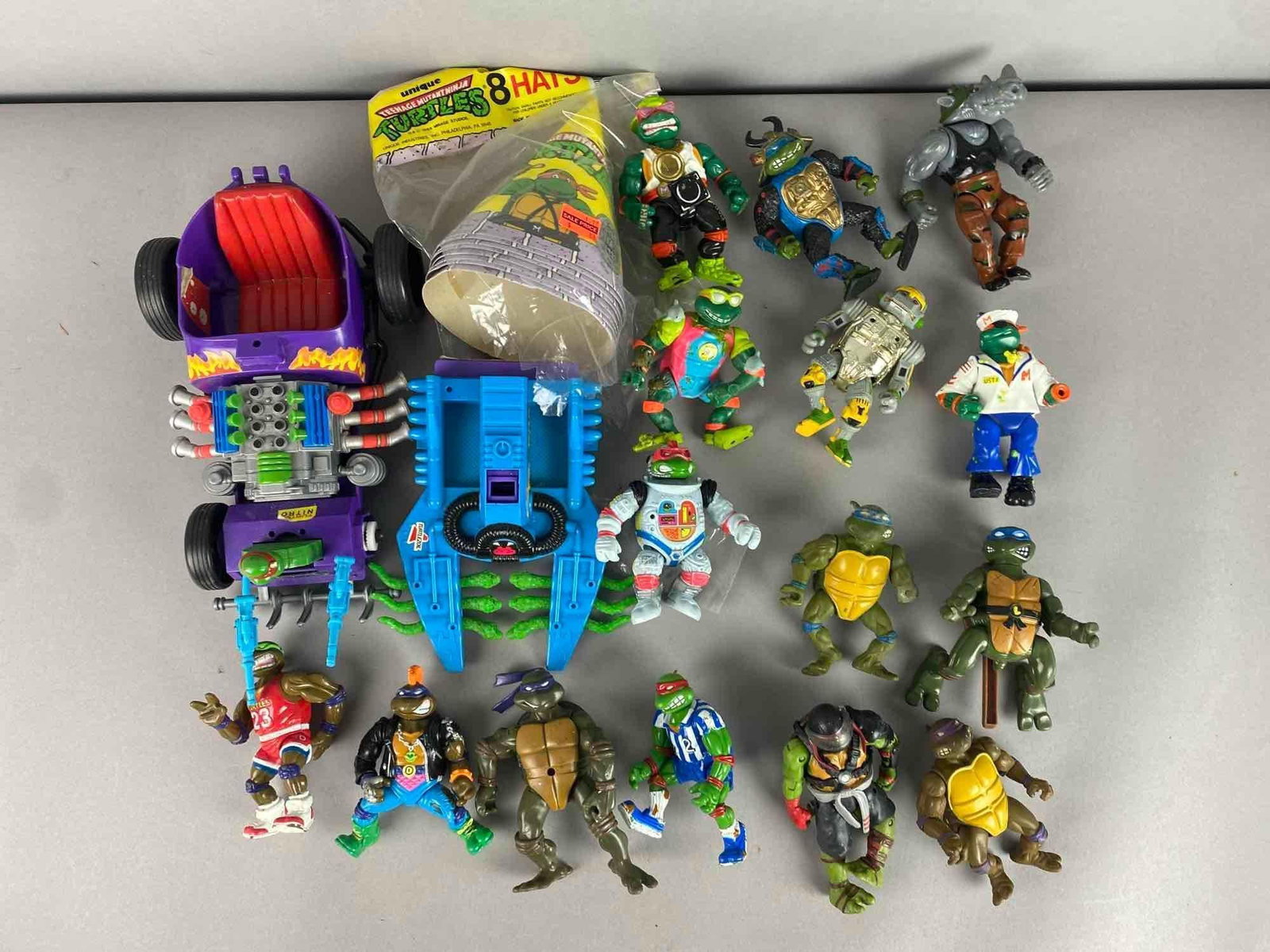 Group of Assorted 1990?s Teenage Mutant Ninja Turtles Figures and More (1 of 3)