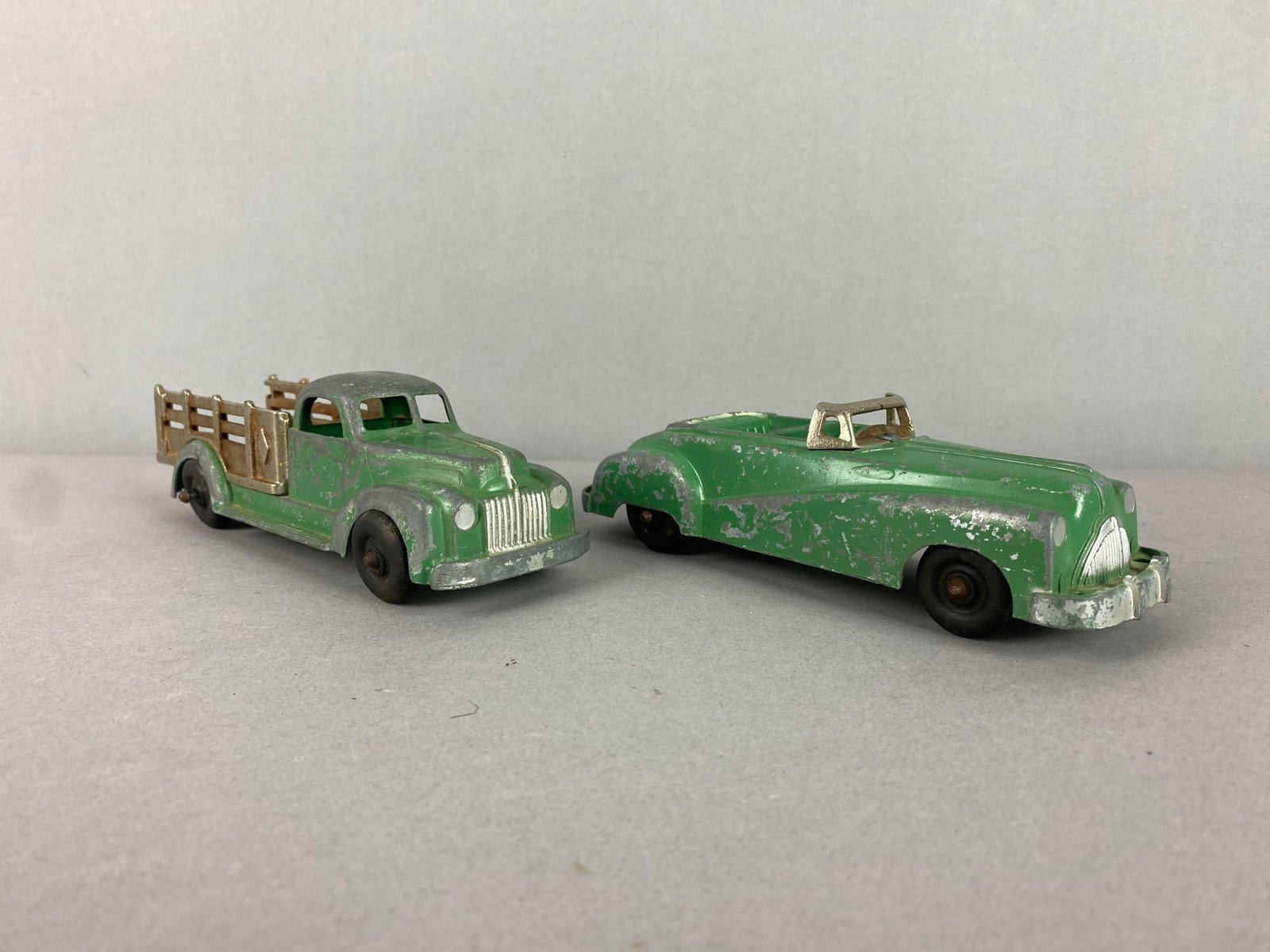 Group of 2 Antique 1940?s Hubley Kiddie Die-Cast Vehicles (1 of 4)