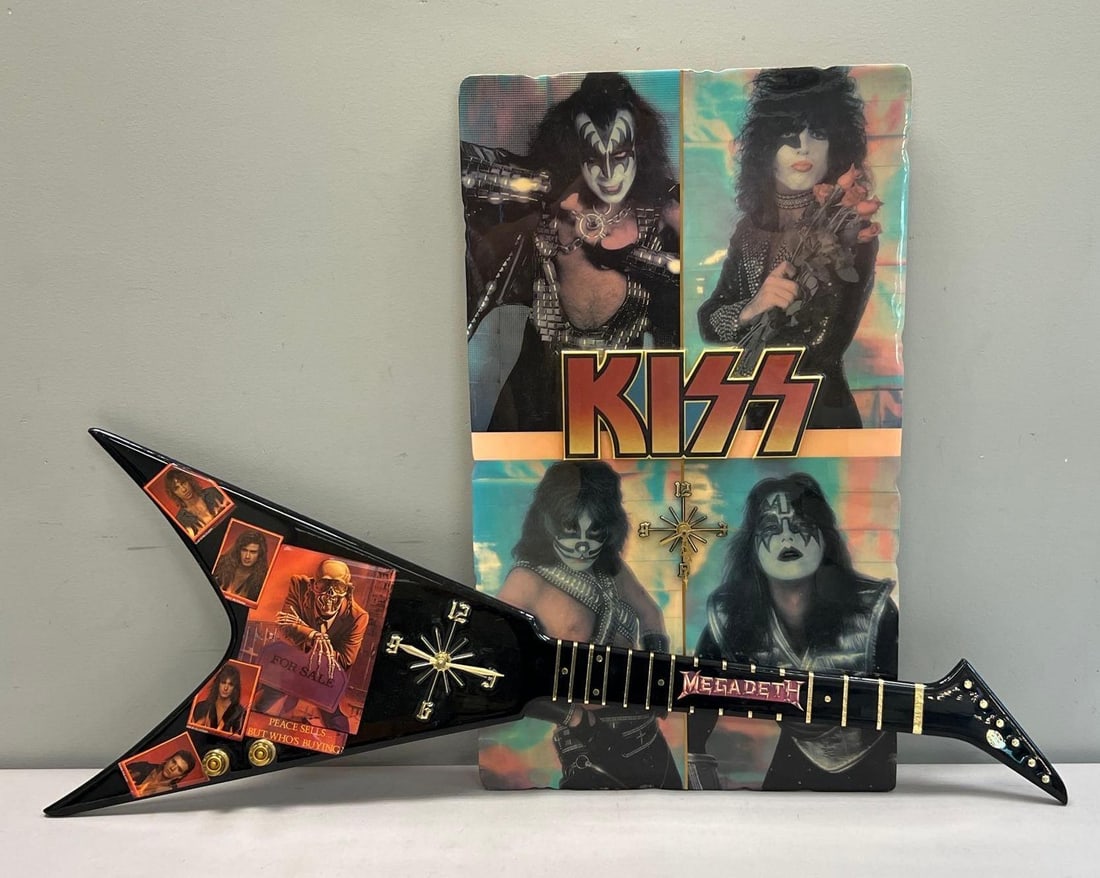 Custom Megadeth Peace Sells Flying V Guitar Wall Clock w/ KISS Display (1 of 3)