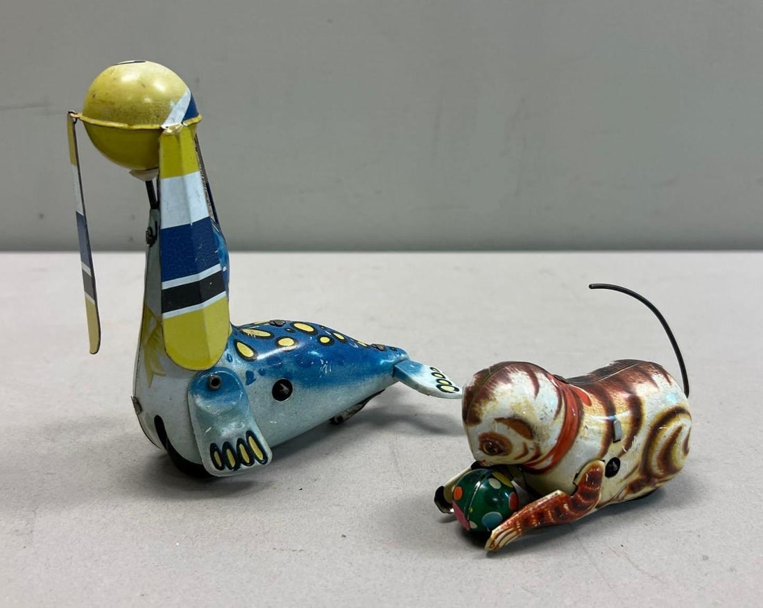 Vintage Tin Wind-Up Seal and Cat Toys with Ball ? Japan Style Mechanical Toys (1 of 3)