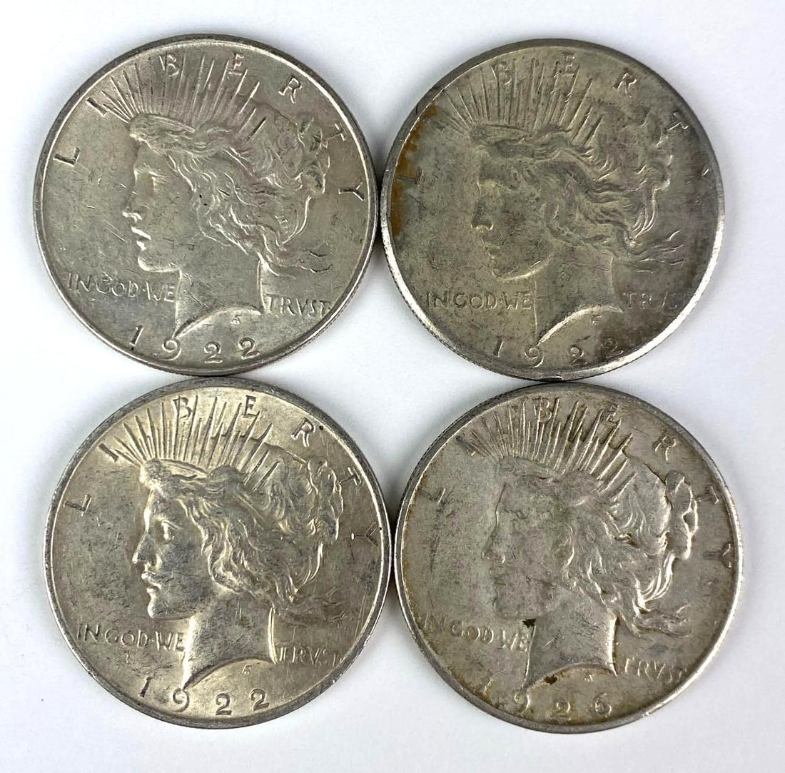 Group of 4 1920s US Silver Peace Dollars (1 of 2)