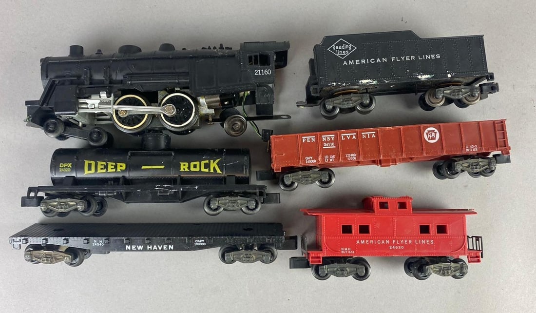 Group of Assorted Vintage 1950?s American Flyer HO Scale Steam Locomotive and More (1 of 3)