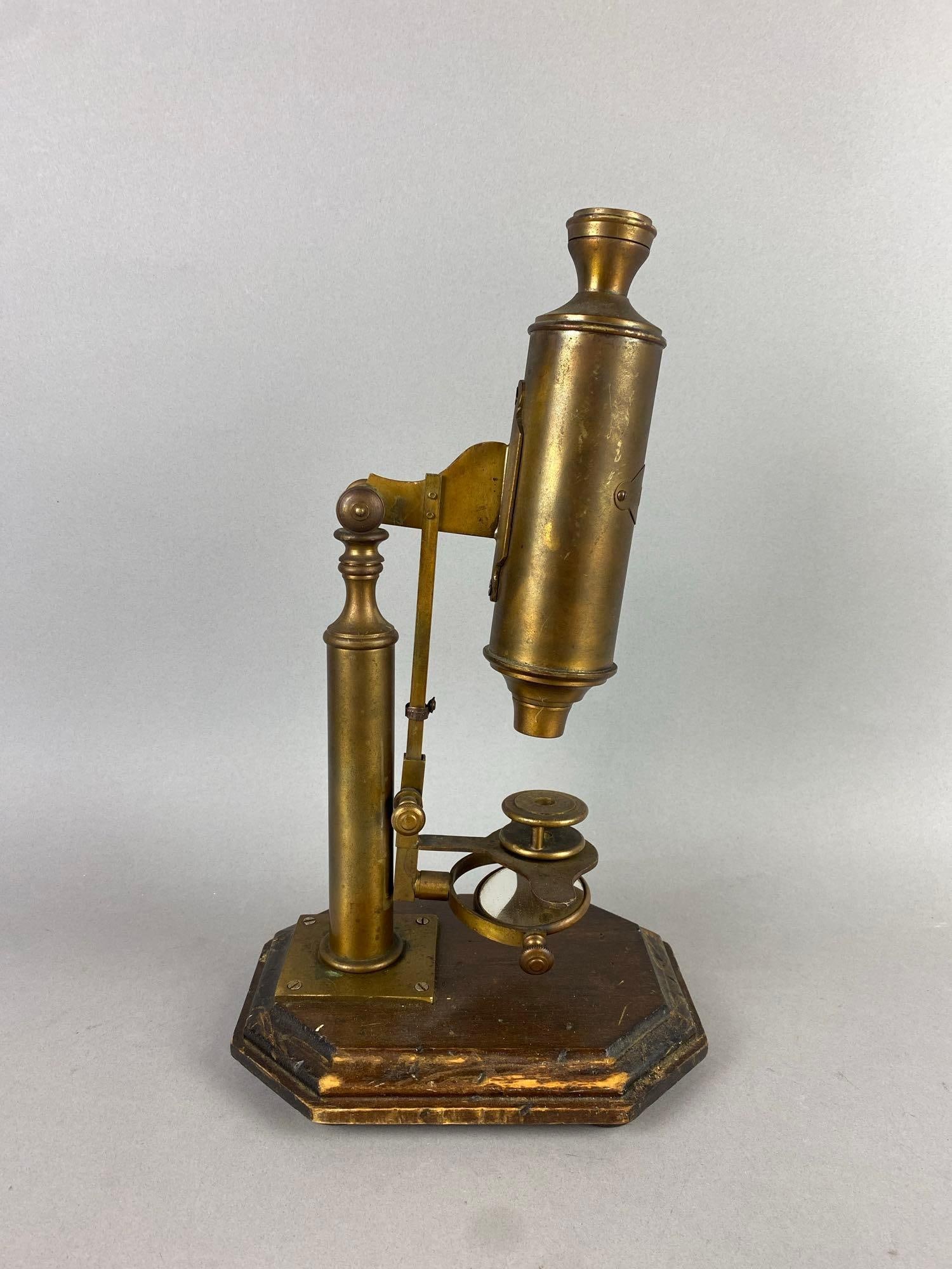 Antique 1853 Culpeper Type Brass Microscope (1 of 4)