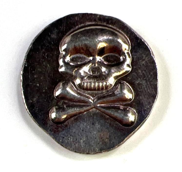 Hayleybug 1 oz .999 Fine Silver Skull and Crossbones Hand-Poured Round