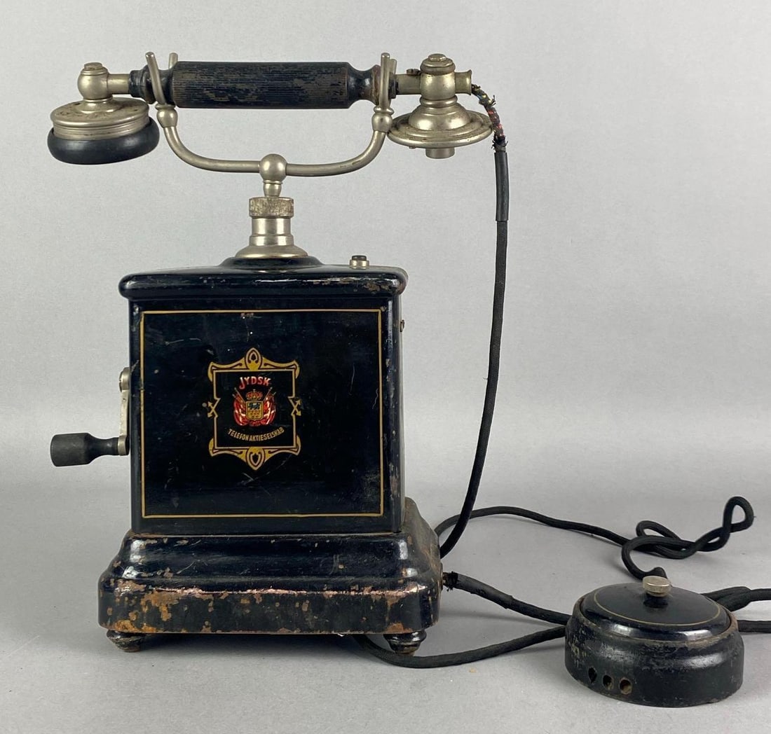 Antique Pressed Steel JYDSK Telefon Aktieselskab Hans Crank Desk Magneto Phone: untested, missing mouth piece, measures 12 1/2 H x 9 w x 5 D