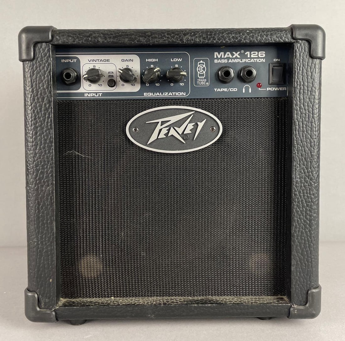 Peavey Max 126 Guitar Amplifier (1 of 3)