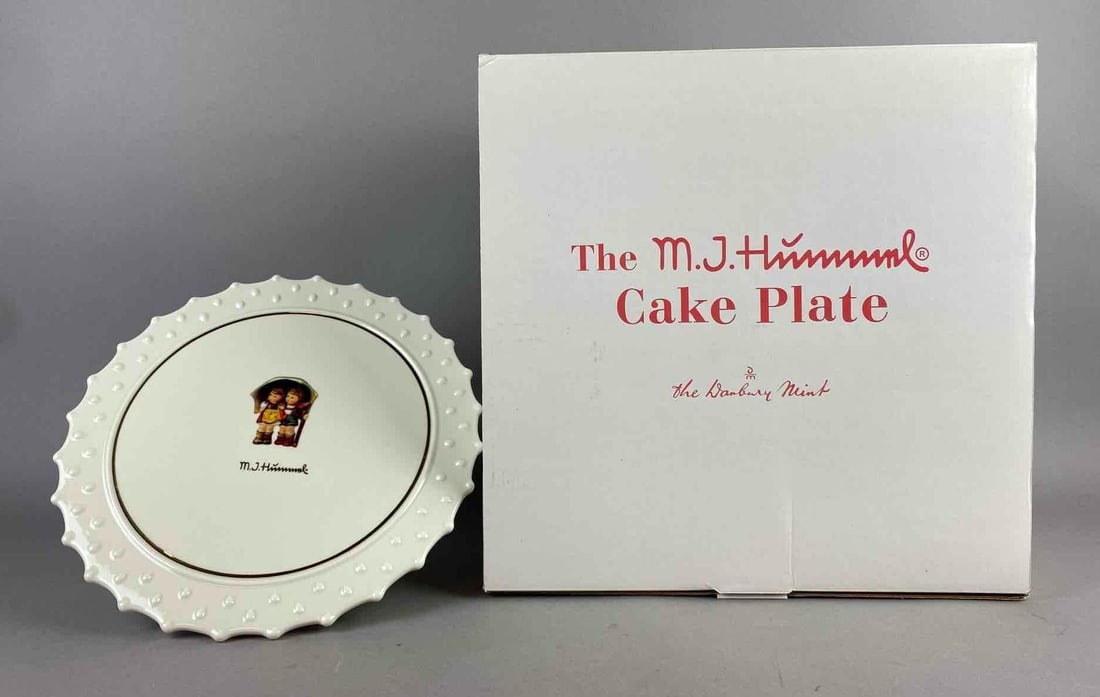 The Danbury Mint M.J. Hummel Cake Plate (1 of 3)