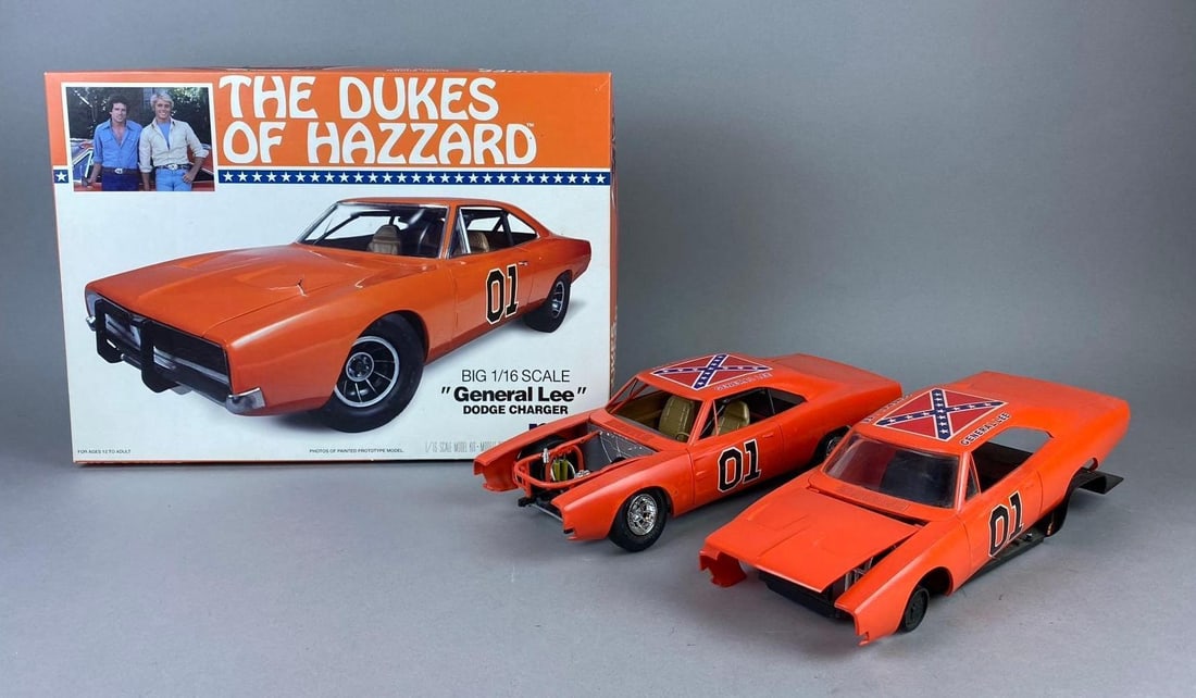 Group of 2 2009 MPC The Dukes of Hazzard General Lee Dodge Charger 1/16 Scale Model Kit Parts (1 of 5)