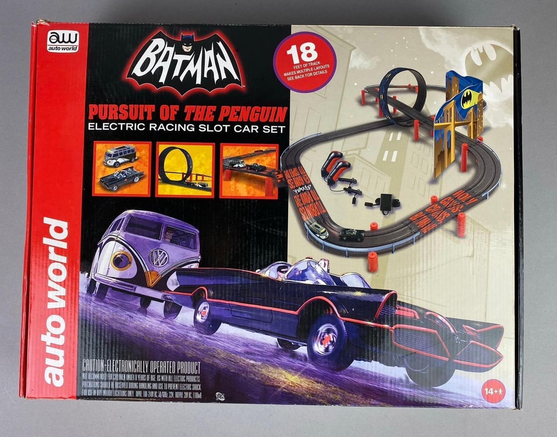 2012 Auto World Batman: Pursuit of The Penguin Electric Racing Slot Car Set (1 of 4)