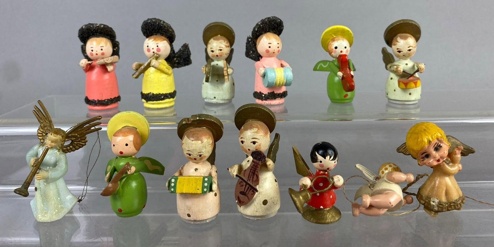 Group of Assorted Vintage Italian Mini Angels: Largest measures 1 1/2 tall.