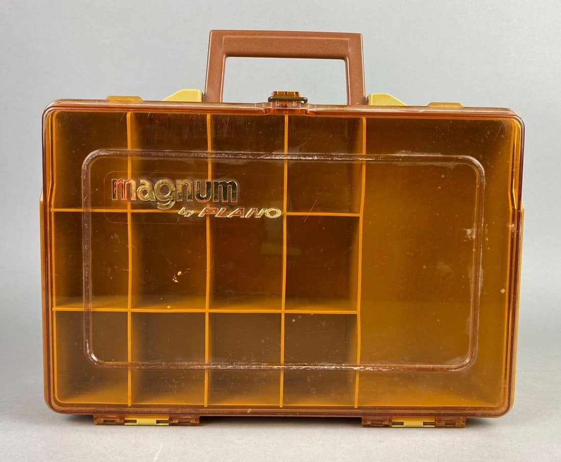 Vintage Plano Magnum 2 Compartment Fishing Tackle Box (1 of 2)