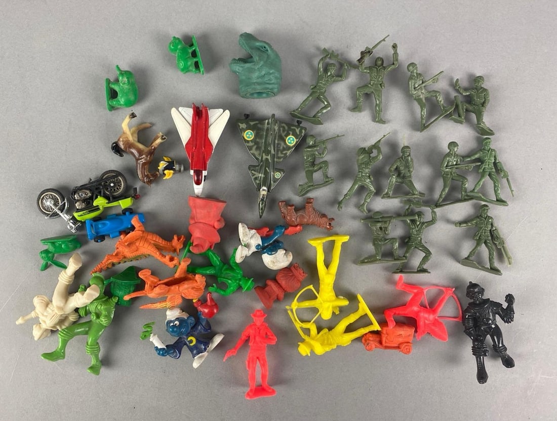 Group of Assorted Toys (1 of 3)