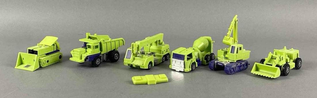 Group of 6 1980s Hasbro Transformers Contructicons Action Figure (1 of 3)