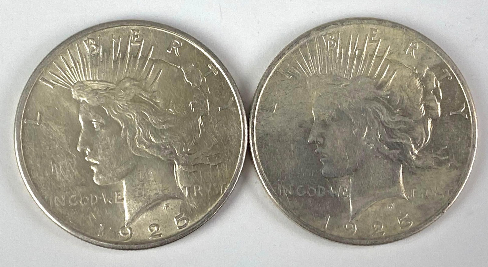 Group of 2 1925 US Silver Peace Dollars: Group of 2 1925 US Silver Peace Dollars