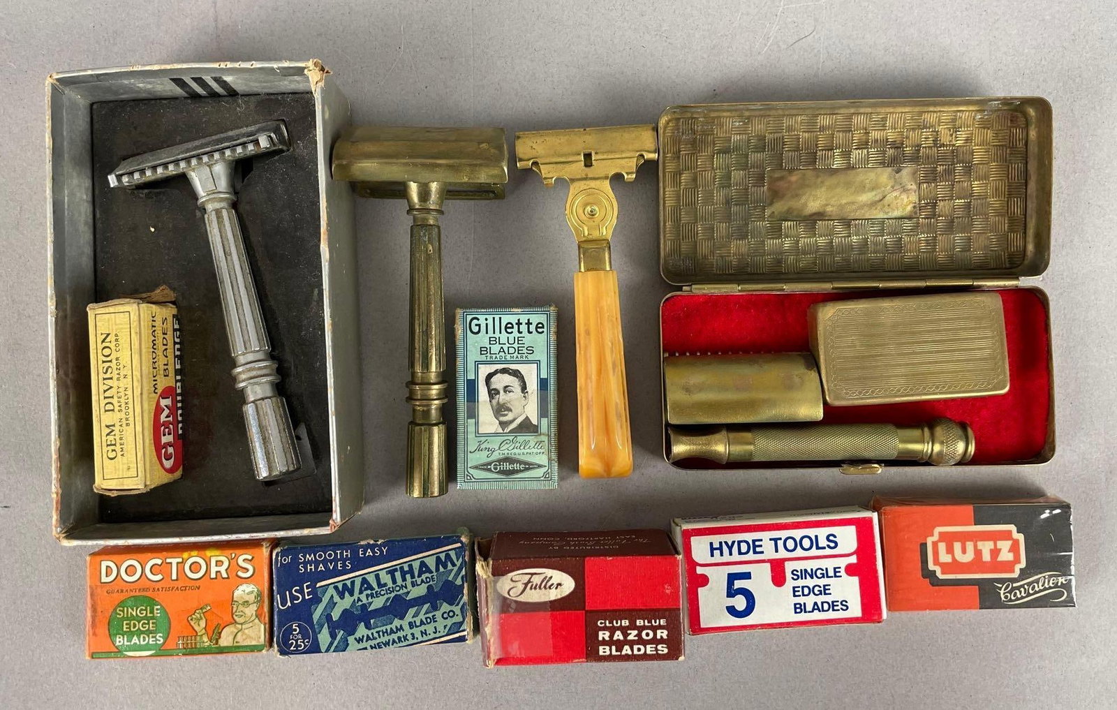 Group of Vintage Safety Razors and Blades (1 of 3)