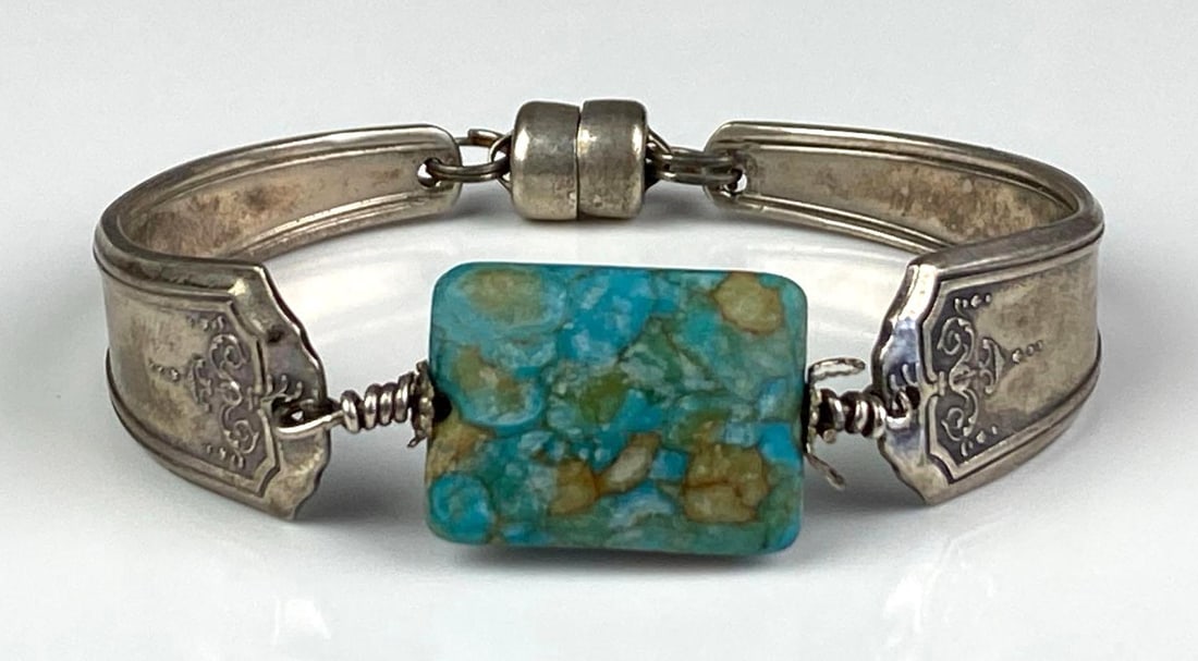 DE Signed Sterling Silver Turquoise Magnet Bracelet: Inner circumference Measures 6 inches