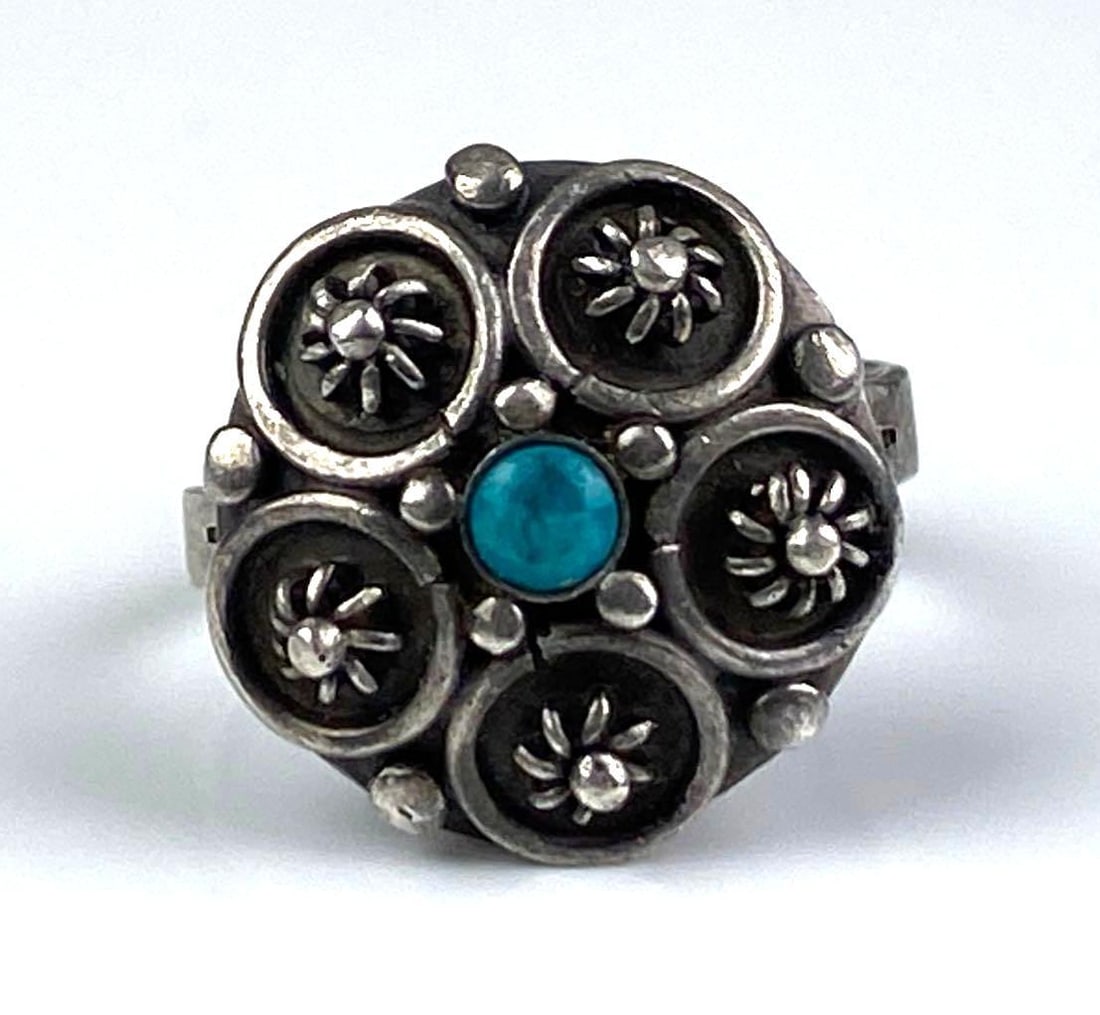 Signed Mexican Sterling Silver Turquoise Ring: Size 6