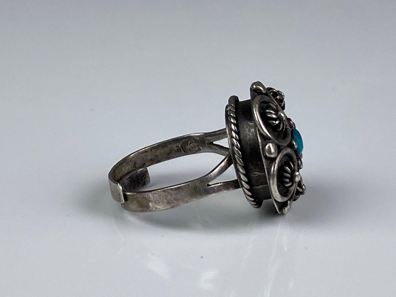 Signed Mexican Sterling Silver Turquoise Ring - 4